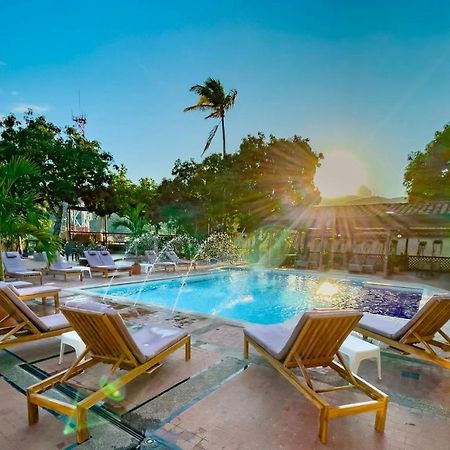 Hotel Caseron Del Parque サンタ・フェ・デ・アンティオキア エクステリア 写真