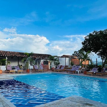 Hotel Caseron Del Parque サンタ・フェ・デ・アンティオキア エクステリア 写真