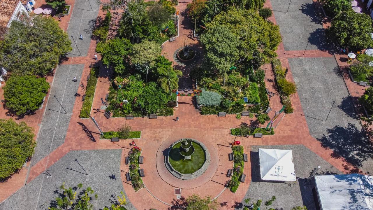 Hotel Caseron Del Parque サンタ・フェ・デ・アンティオキア エクステリア 写真