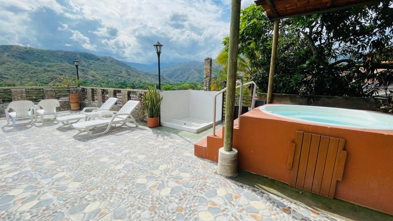 Hotel Caseron Del Parque サンタ・フェ・デ・アンティオキア エクステリア 写真