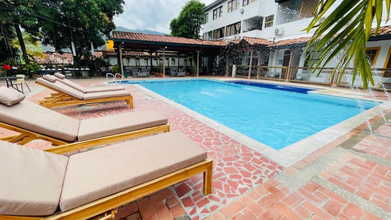 Hotel Caseron Del Parque サンタ・フェ・デ・アンティオキア エクステリア 写真
