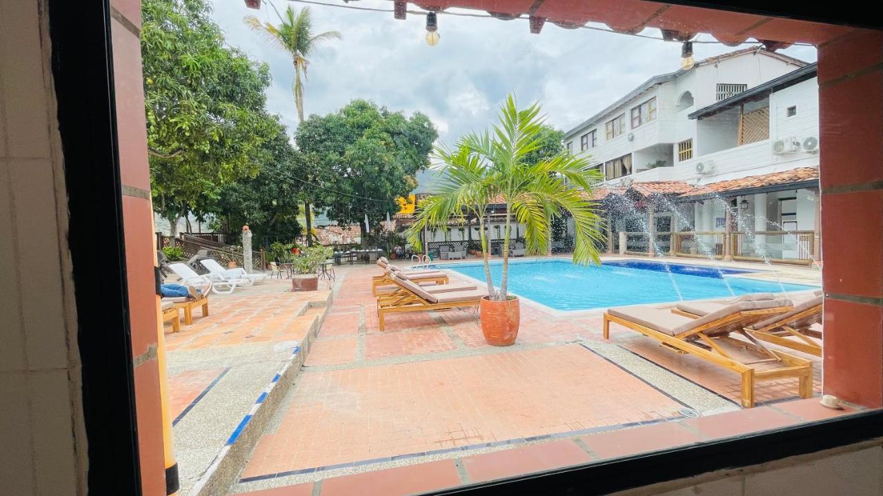 Hotel Caseron Del Parque サンタ・フェ・デ・アンティオキア エクステリア 写真