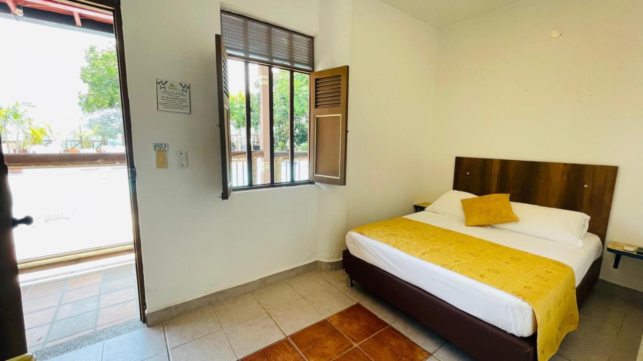 Hotel Caseron Del Parque サンタ・フェ・デ・アンティオキア エクステリア 写真