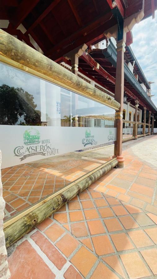 Hotel Caseron Del Parque サンタ・フェ・デ・アンティオキア エクステリア 写真