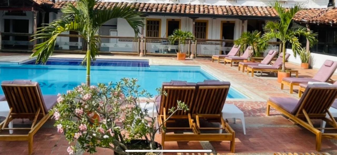 Hotel Caseron Del Parque サンタ・フェ・デ・アンティオキア エクステリア 写真